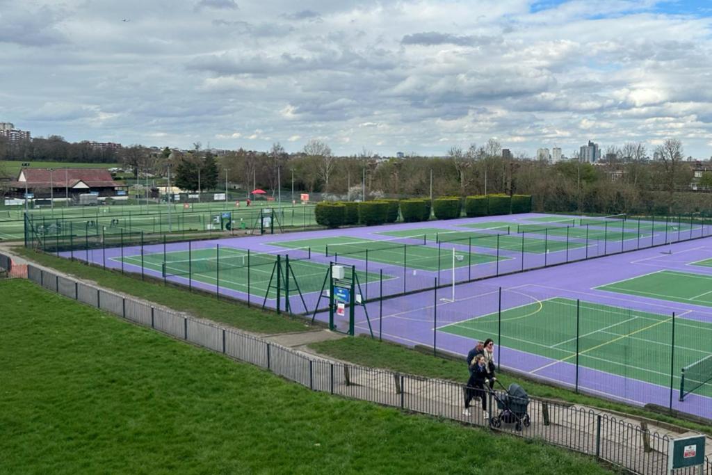 Wimbledon 2 Bed Tennis & Travel Лондон